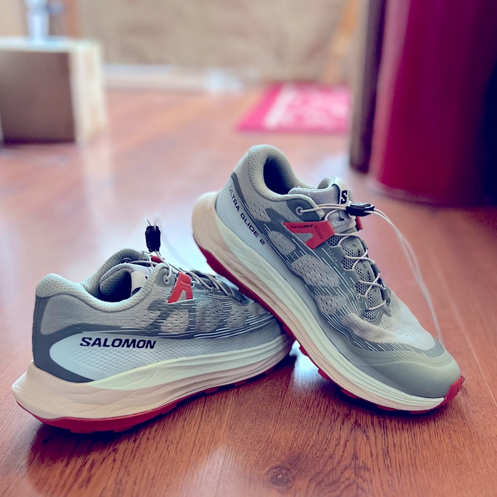Salomon Ultra Glide 2 SZ 7.5 (39 1/3)
